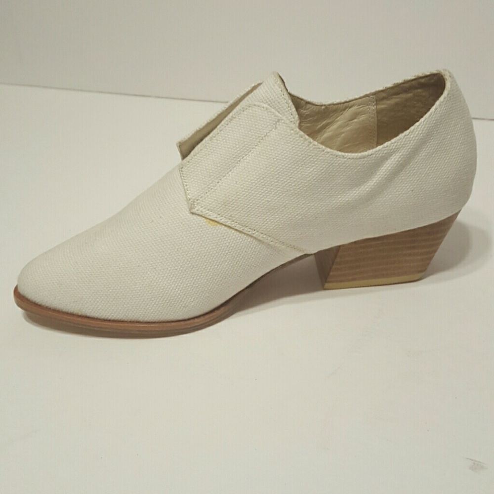 Plomo- Pauline. White linen